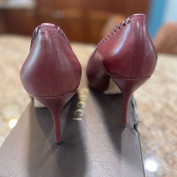 Gucci Leather Saddle Soft Red Desert Whipstitch Trim Pumps Size: 7.5. Like new. - Picture 9 of 9